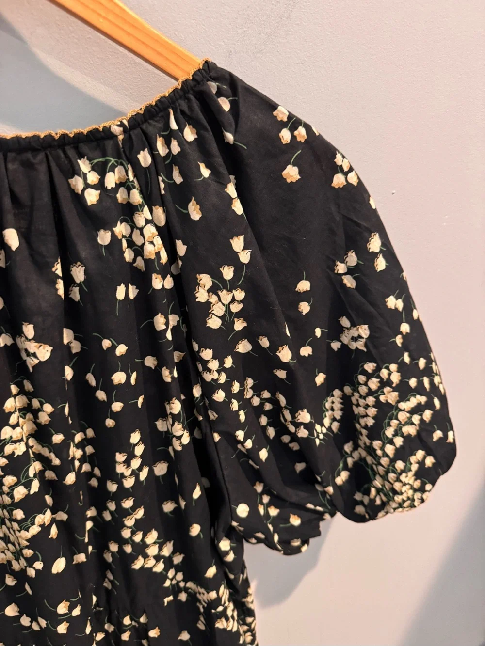 NEW Tuckernuck Mimi Tossed Floral Midi Dress in Black, Size L